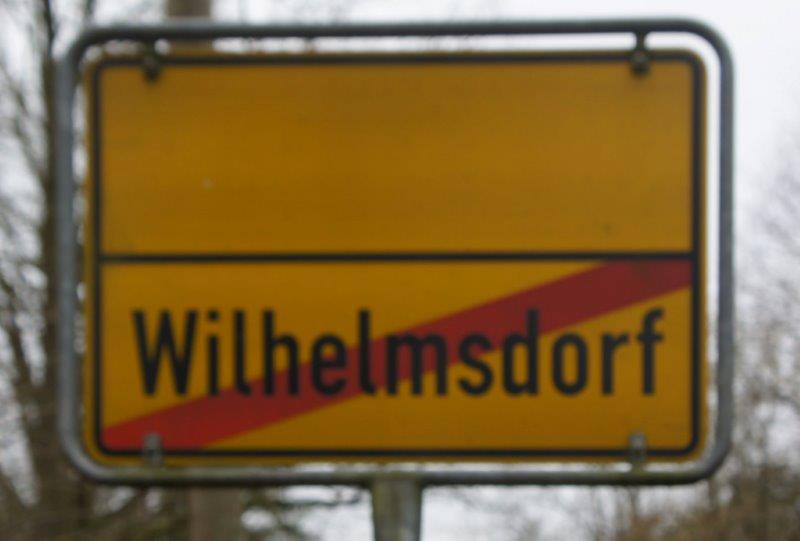 Ortsausgangschild Wilhelmsdorf / Brandenburg/H.